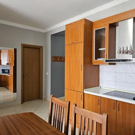 Apartment In Saranda Near Sandy Beach ساراندا