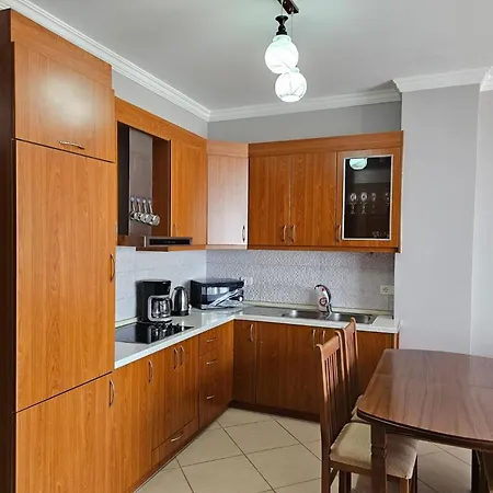 Apartment In Saranda Near Sandy Beach شقة *